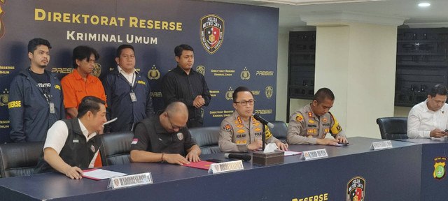 Pers rilis kasus mutilasi di Muara Baru, Jakarta Utara, pada Senin (4/11/2024). Foto: Rachmadi Rasyad/kumparan