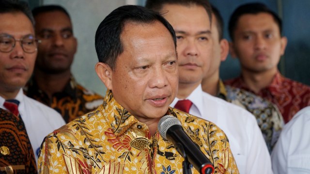 Menteri Dalam Negeri Tito Karnavian di Kemendagri, Jakarta, Jumat (20/12). Foto: Jamal Ramadhan/kumparan