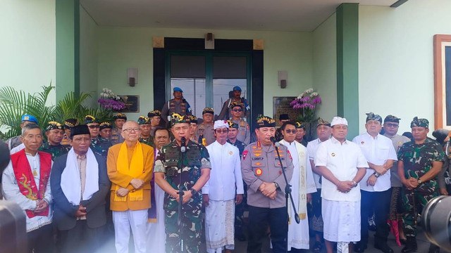 Panglima TNI Jenderal TNI Agus Subiyanto dan Kapolri Jenderal Listyo Sigit Prabowo di Bali, Selasa (19/11/2024). Foto: Denita BR Matondang/kumparan