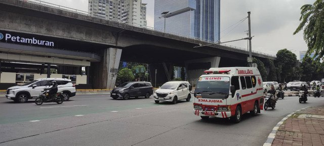 Lokasi kecelakaan beruntun di traffic light Slipi, Jakarta Barat. Foto: Rachmadi Rasyad/kumparan