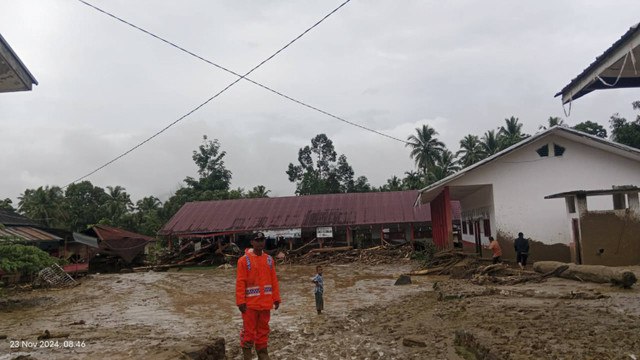 Kondisi pasca banjir bandang di Kab Tapanuli Selatan Provinsi Sumut, Sabtu (23/11/2024). Foto: Dok. BPBD Kab Tapanuli Selatan