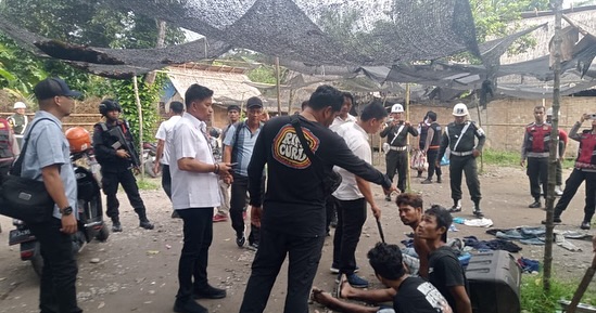 Derasemen Gegana Polda Sumatera Utara saat menggerebek Kamuoung Narkoba di Deli Serdang. Foto: Humas Brimob Polda Sumut.