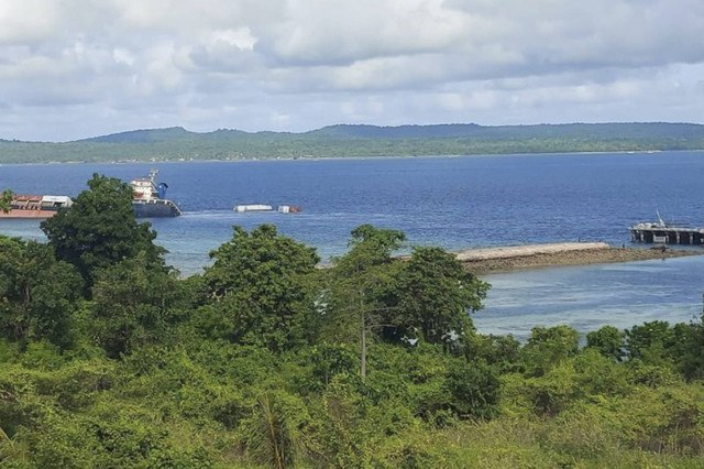 Kapal Kargo yang tenggelam di Perairan Kupang. Foto: ANTARA/HO-Basarnas