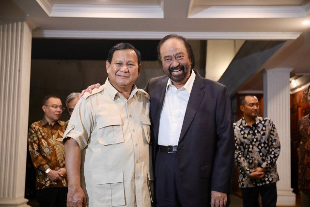 Ketua Umum Gerindra Prabowo Subianto dan Ketua Umum NasDem Surya Paloh menggelar konpers bersama usai melakukan pertemuan di kediaman Prabowo Subianto di Jalan Kertanegara, Jakarta Selatan, Kamis (15/8/2024). Foto: Dok. Istimewa