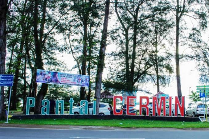 Pantai Cermin. Foto: Dok. Istimewa.