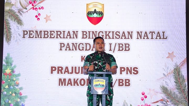 Pangdam I/BB Mayjen TNI Rio Firdianto didampingi Ketua Persit KCK Daerah I/BB, Ny.Galuh Rio Firdianto. Foto: Kodam 1 Bukit Barisan.