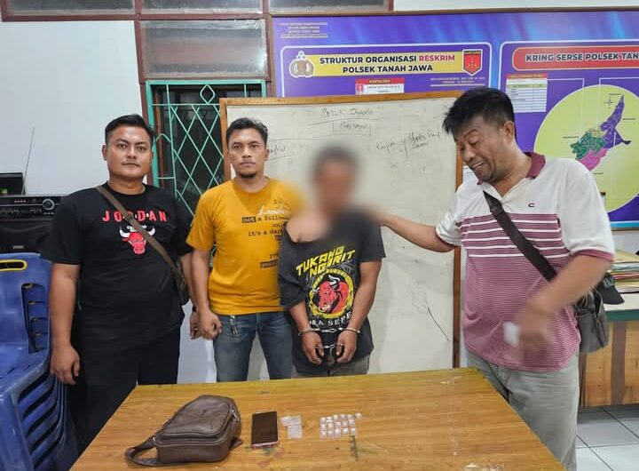 Tersangka dan Barang bukti diamankan. Foto; Dok. Humas Polres Simalungun.