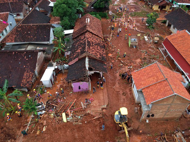 Foto tahun 2024: Banjir di Desa Wangandowo, Kecamatan Bojong, Kabupaten Pekalongan, Jawa Tengah, Kamis (14/3/2024). Foto: ANTARA FOTO/Harviyan Perdana Putra