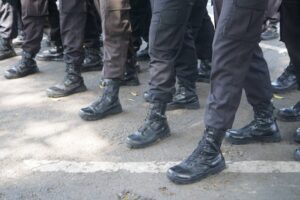 Ilustrasi sepatu polisi Indonesia. Foto: Shutterstock