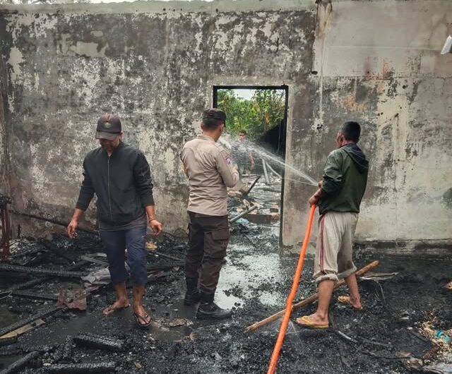 Kondisi Rumah yang terabakar di Sidamanik. Foto: Istimewa.