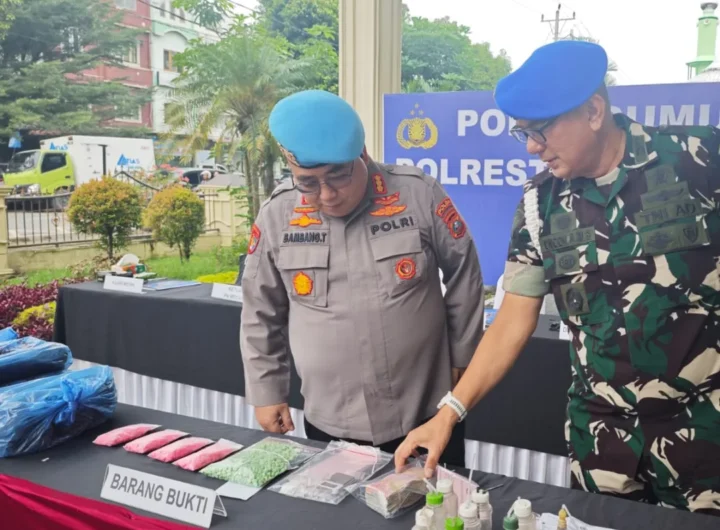 Sinergitas TNI-Polri Grebek sarang Narkoba di Medan. Foto: Dok. Istimewa.