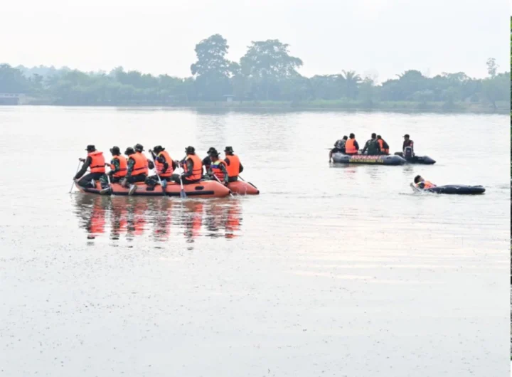 SAR Lanud saat melakukan Penyelamatang Pilot Pesawat Tempur. Foto: Dok. Istimewa.