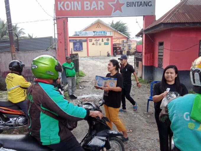 Koin Bar Pematangsiantar Berbagi dan Jumat Berkah. Foto: Dok. Koin Bar dan KTV Siantar.