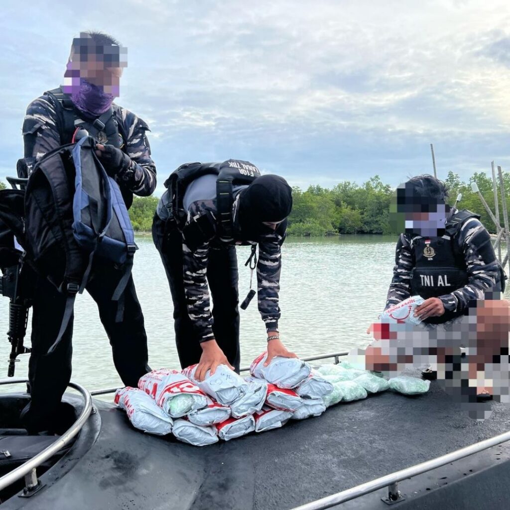 Penangkapan 60.000 Ekstasi. Foto: Istimewa.