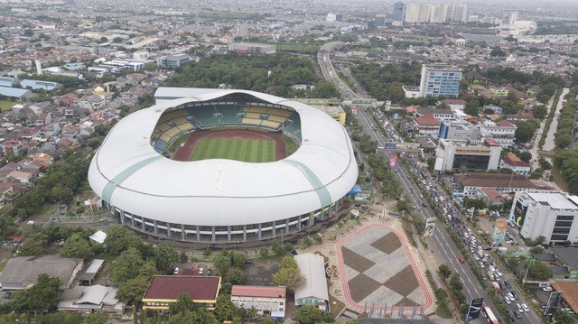 Foto udara Stadion Patriot Chandrabhaga usai renovasi di Bekasi, Jawa Barat, Kamis (9/1/2025). Foto: Fakhri Hermansyah/ANTARA FOTO