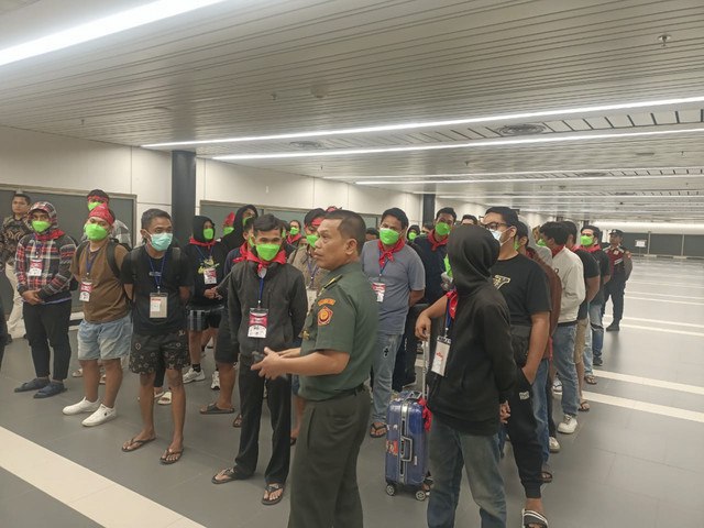 TNI pulangkan 84 WNI korban TPPO dari Myanmar. Foto: Dok. Puspen Mabes TNI