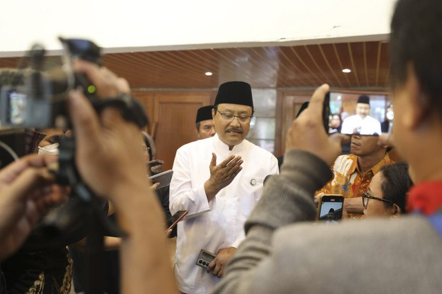 Mensos Syaifullah Yusuf (Gus Ipul) di Kantor Kemensos, Jumat (28/2/2025). Foto: Dok. Kemensos