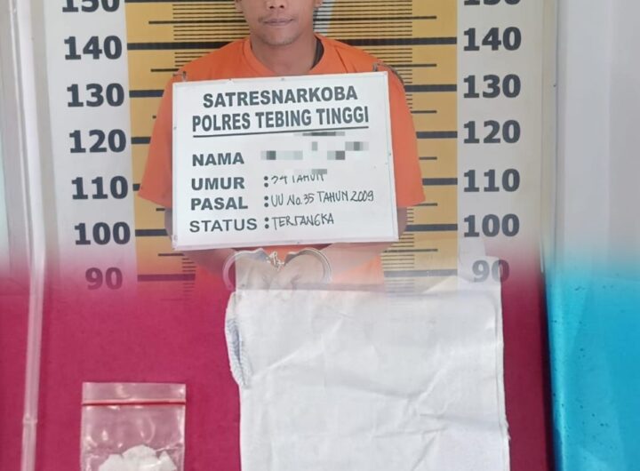 Tersangka dan barang bukti di Polres Tebing Tinggi. Foto: Dok. Instagram Polres Tebing Tinggi.