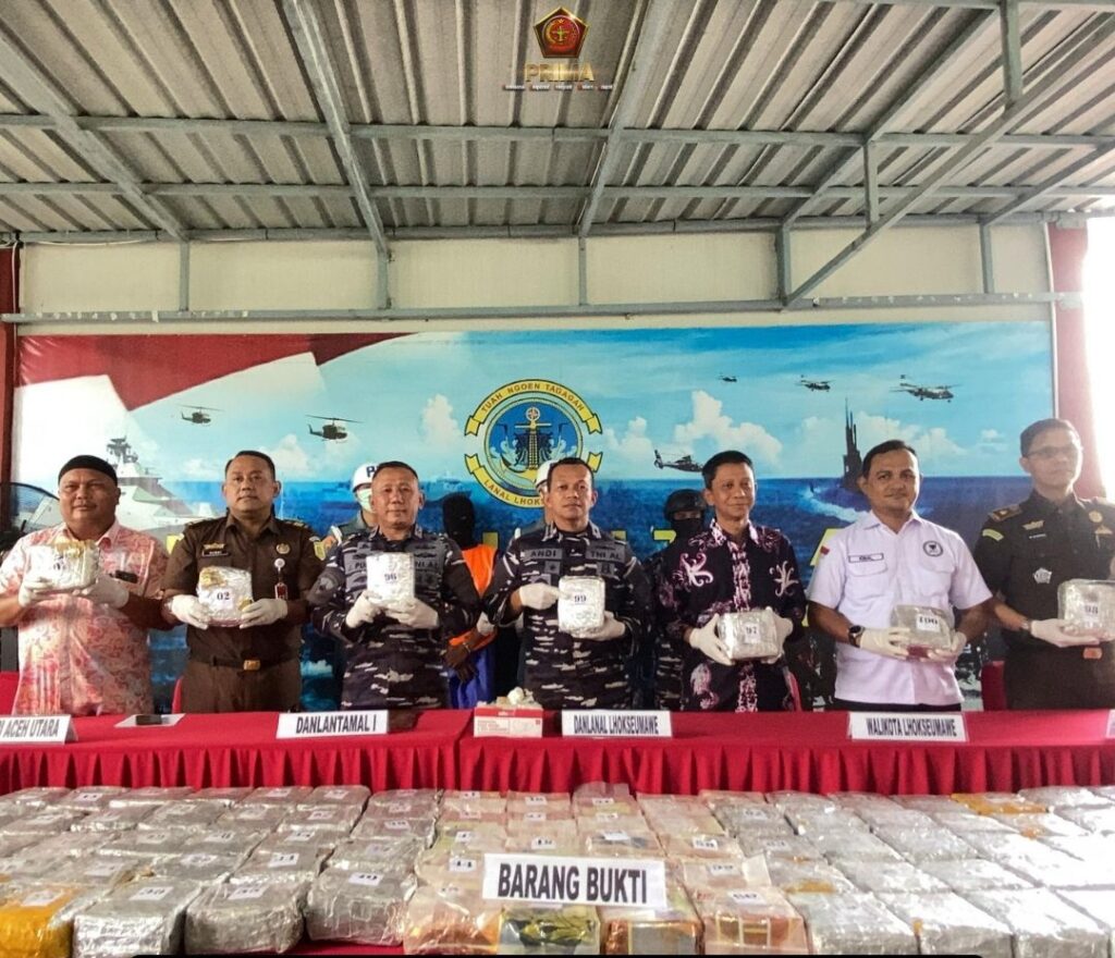 Konferensi pers ungkap penangkapan sabu 100 kg. Foto: dok. Puspen TNI.