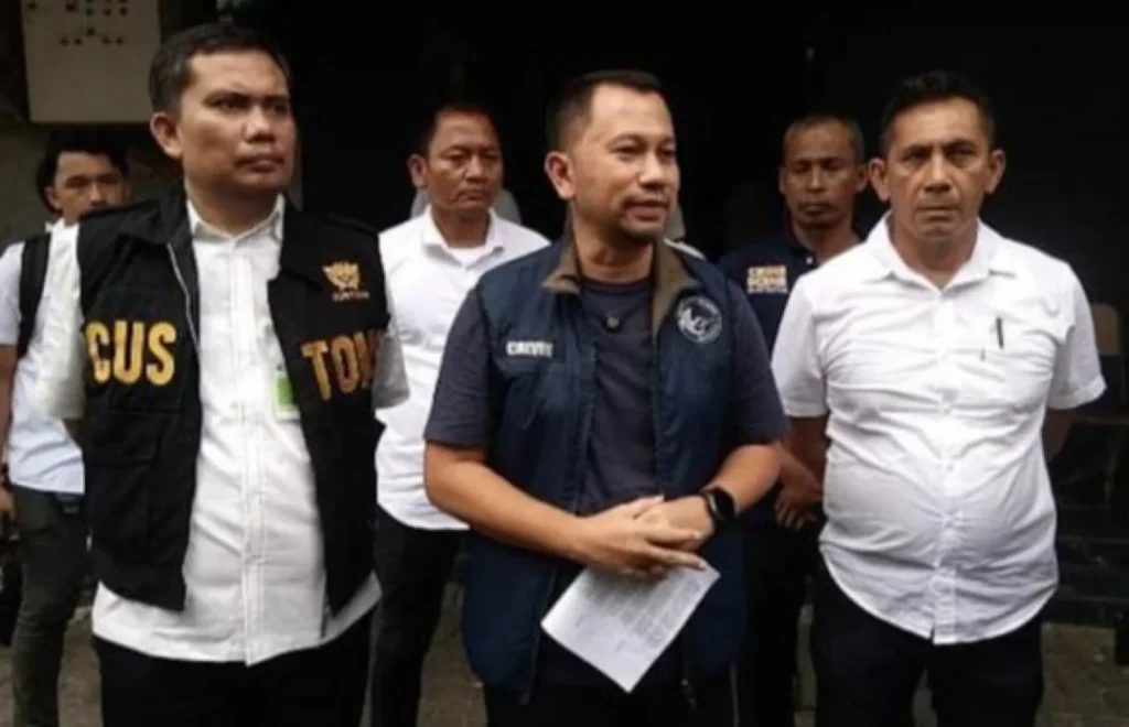 (Tengah) Direktur Reserse Narkoba Polda Sumatera Utara, Dr. Jean Calvijn Simanjuntak. Foto: Instagram Polres Simalungun.