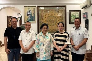 Ketua Harian Partai Gerindra sekaligus Wakil Ketua DPR Sufmi Dasco Ahmad bersama Mensesneg Prasetyo Hadi bertemu Ketua Umum PDIP Megawati Soekarnoputri Foto: Instagram/ @sufmi_dasco